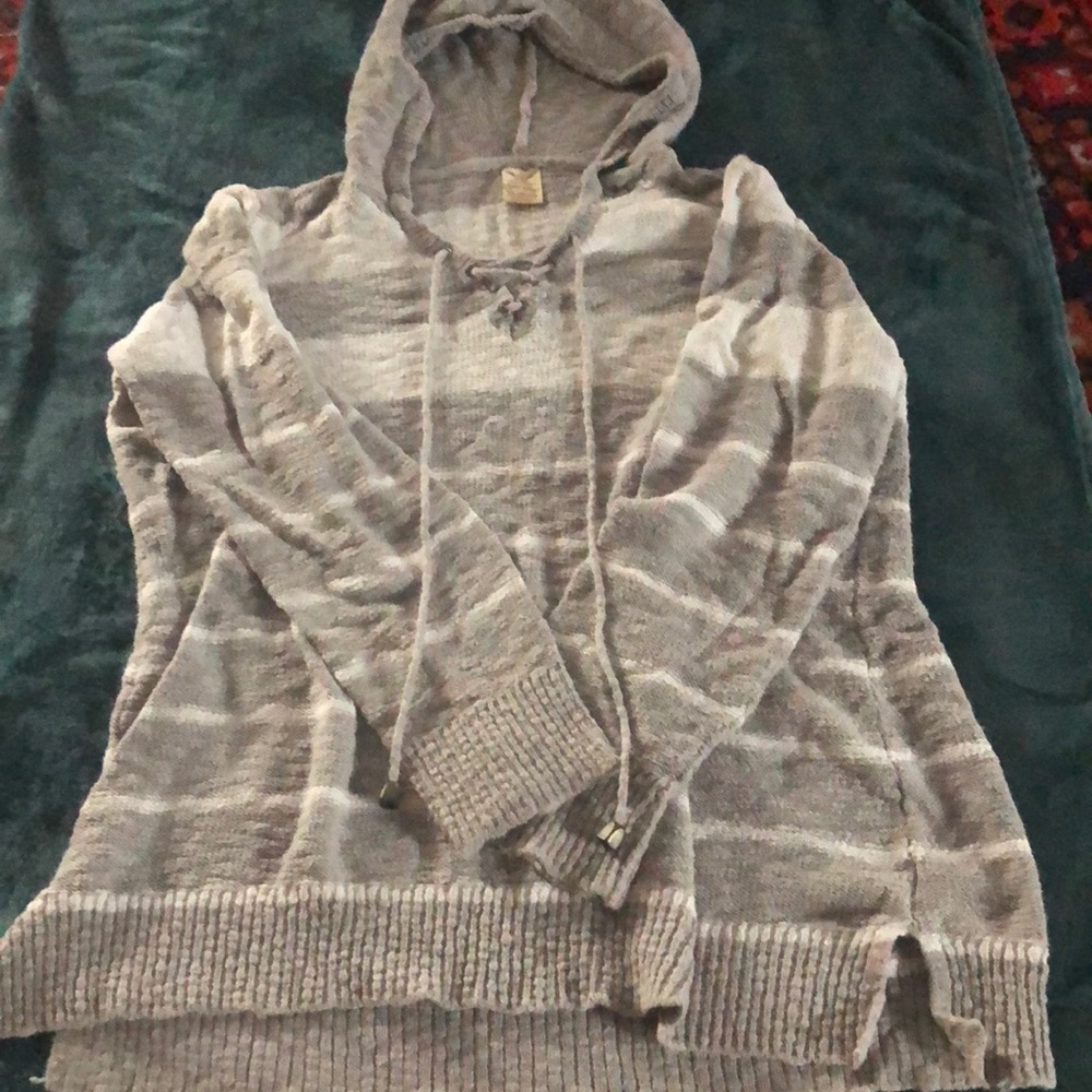 Stripped white and grey shirt with hoodie